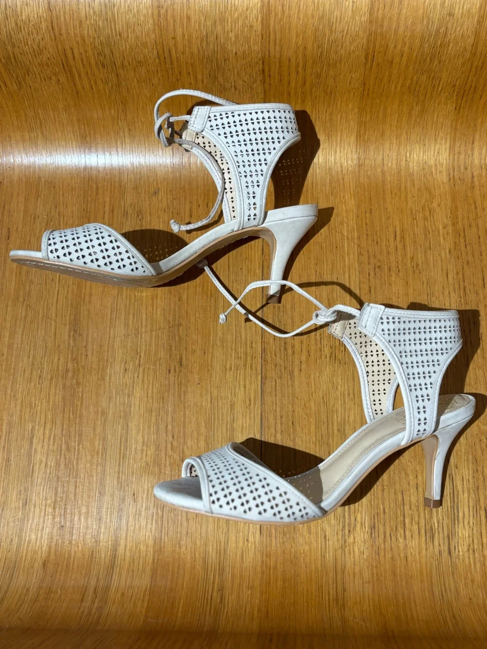 Vince Camuto White Perforated Heeled Sandals – Size 6.5